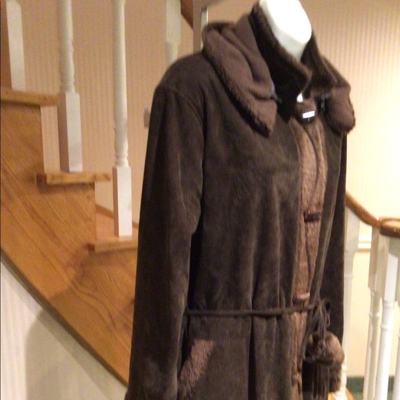 Brown faux suede medium to light weight winter coat with removable hood Preloved - Picture 3 of 4